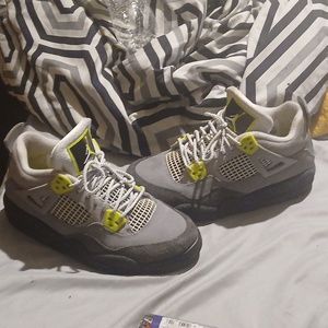 Womens Jordan's 5.5y